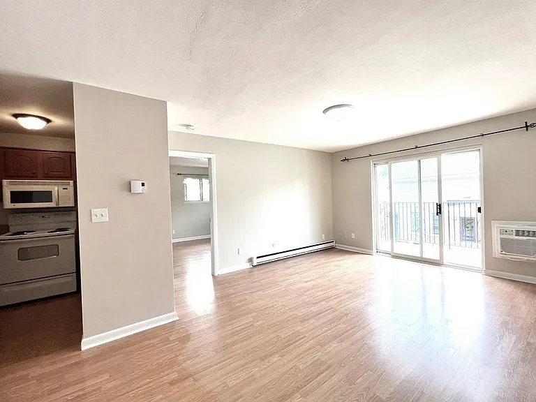 87 Cedar St #21 — Photo 6
