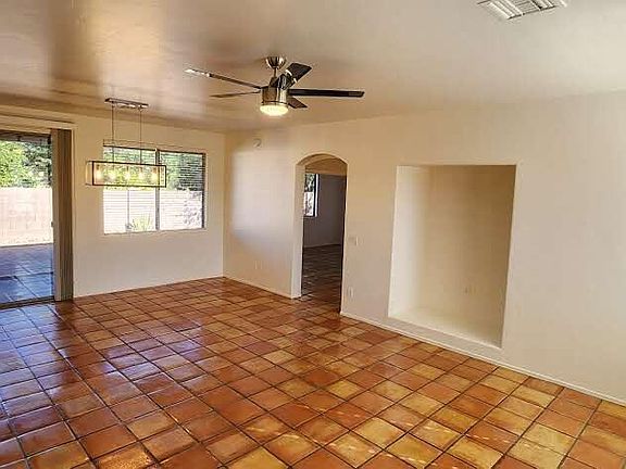 5th image of 146 N White Willow Pl
