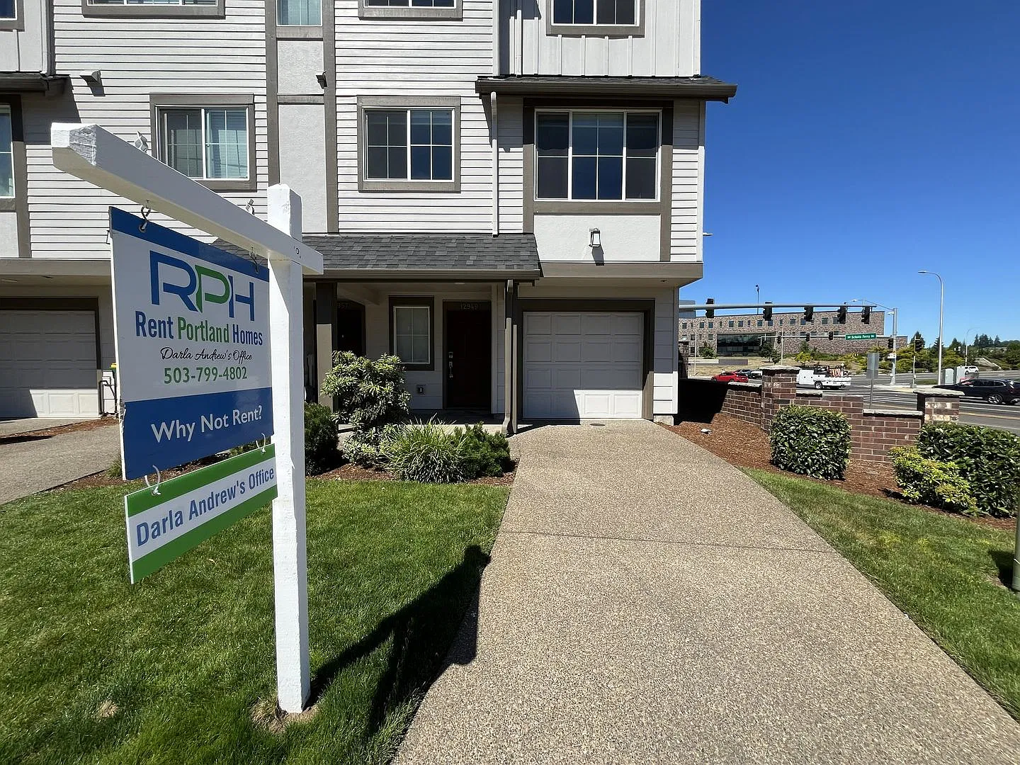 Stunning Corner-Unit Townhome with 4th Bedroom Private Suite in River Terrace, Bonus Room, Pool, ... — Photo 4