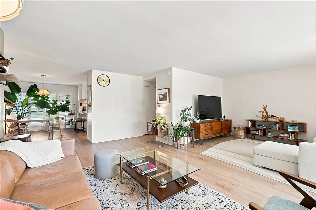 2 bed, 1250 sqft, $3,650 — Photo 4