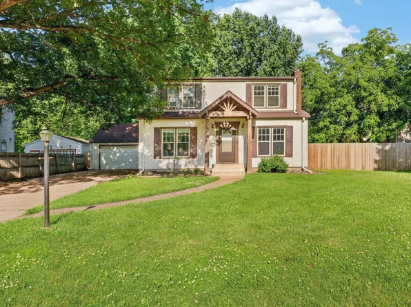 1700 Howard St N, Maplewood, MN 55109