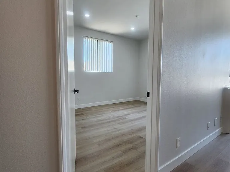 14515 Dickens St. — Photo 15