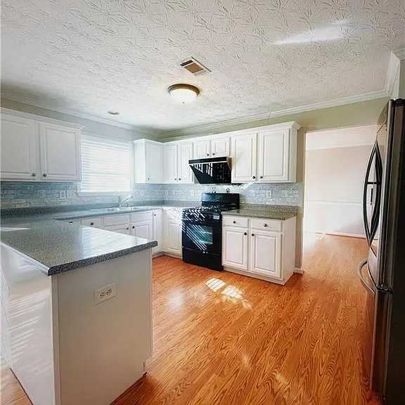 3368 Hill Pond Dr — Photo 8