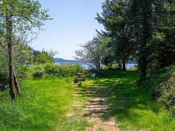 5th image of 83615 Clear Lake Rd #4