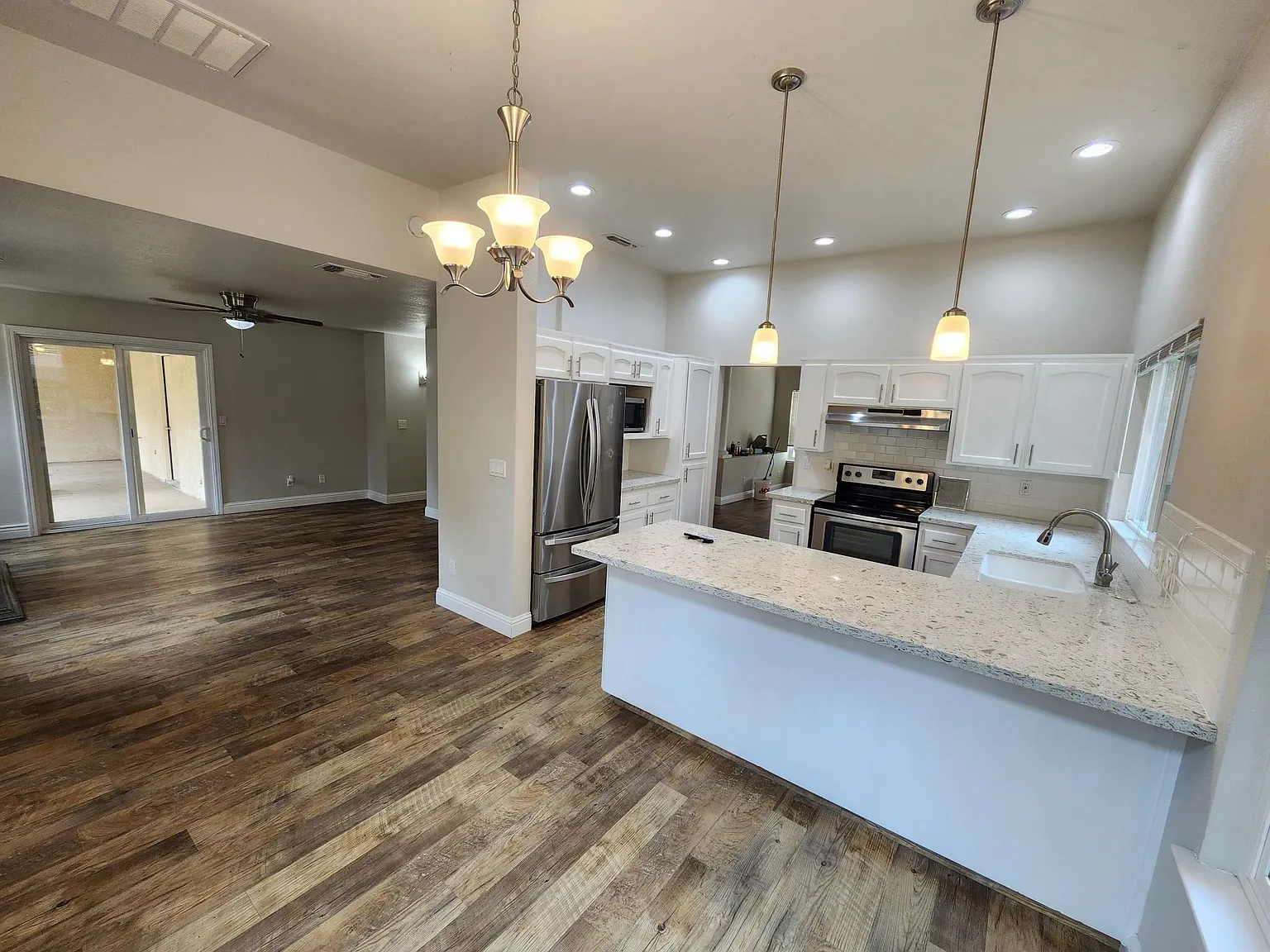 10348 N Doheny Dr — Photo 4