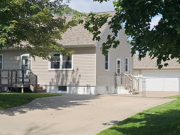 909 Madison St, Anoka, MN 55303