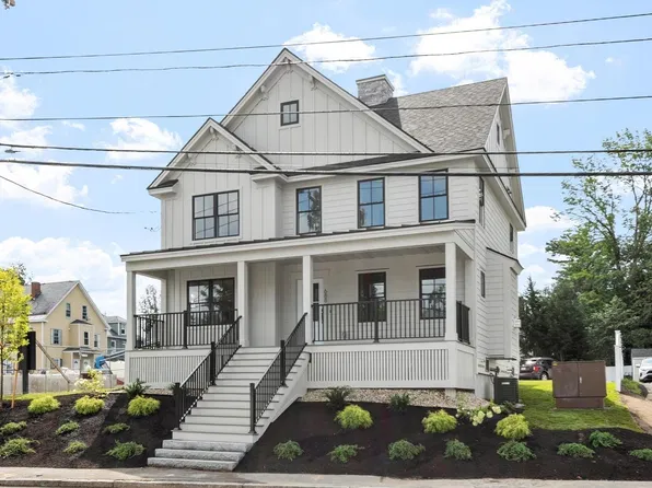 688 Westford St, Lowell, MA 01851