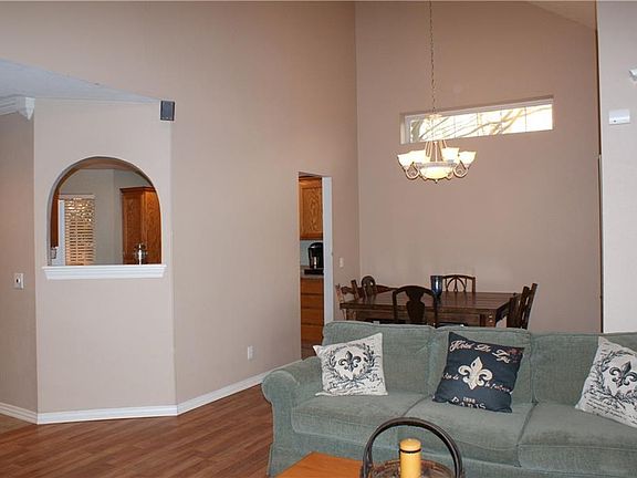 4th image of 410 Northcrest Ave