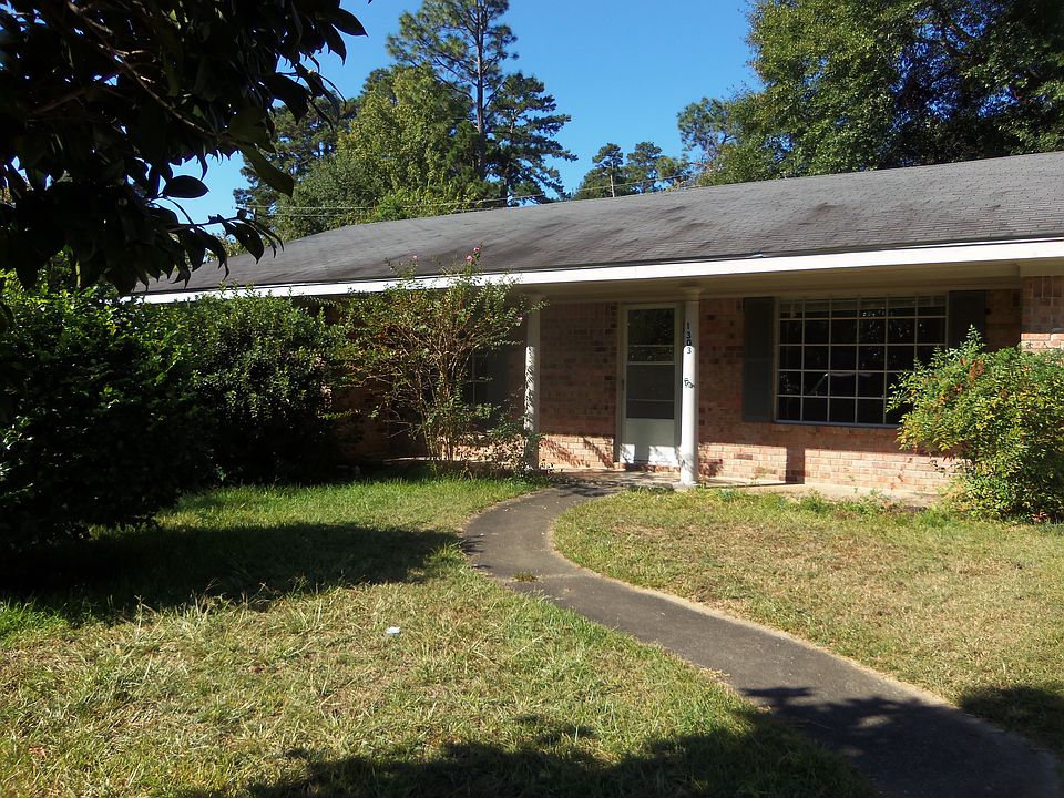 1st image of 1303 Northwood Dr