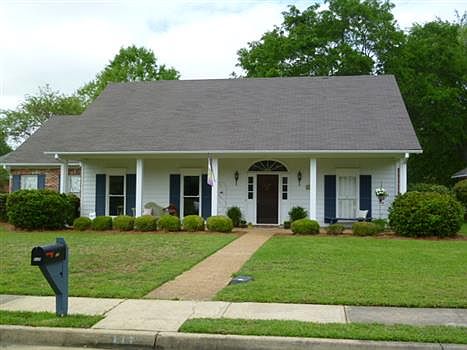 1st image of 117 E Hill Dr