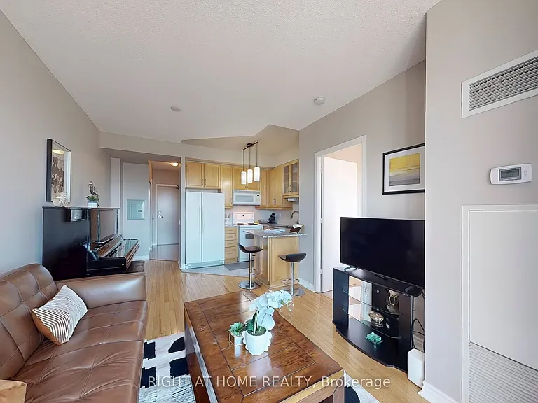 60 Byng Ave #1612 — Photo 10