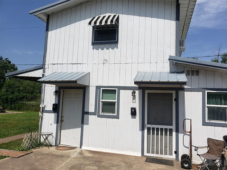 3818 Hamid Blvd — Photo 1