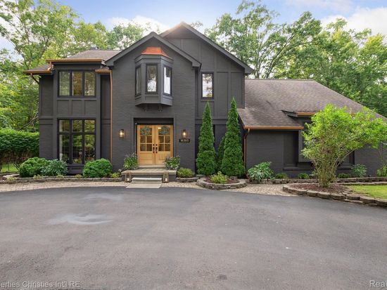 18383 Van Rd, Livonia, MI 48152