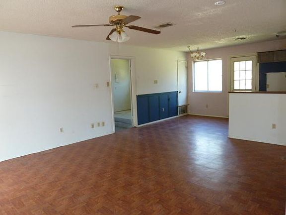4th image of 1806 Easton Dr