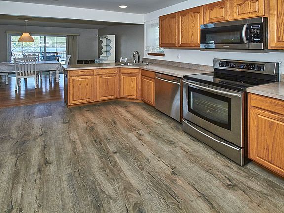 Open concept to Din Room