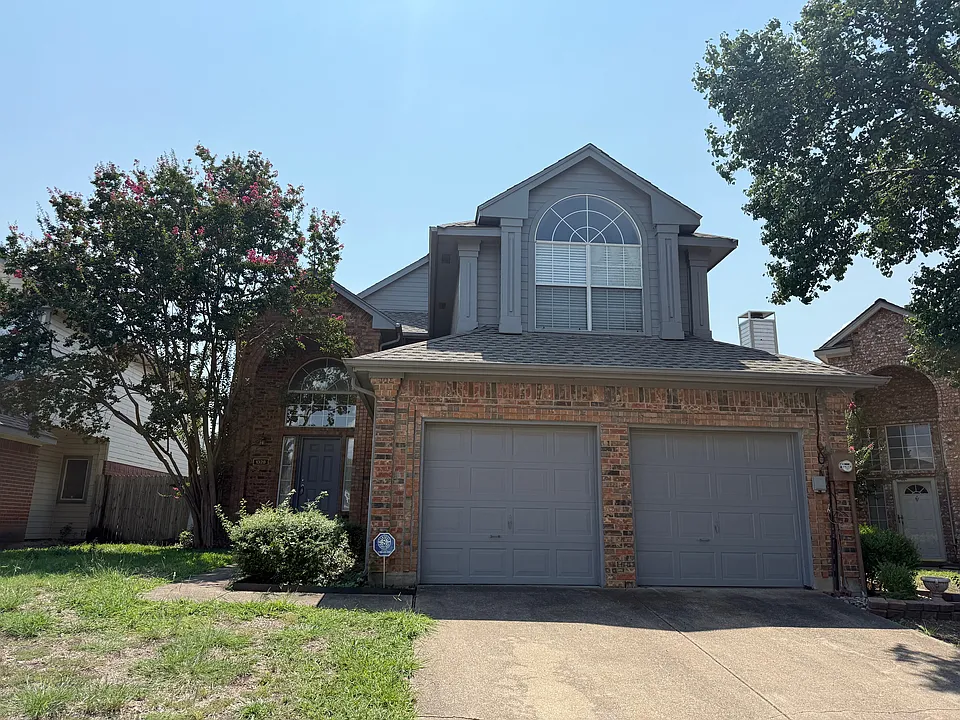 1328 Maywood Ct