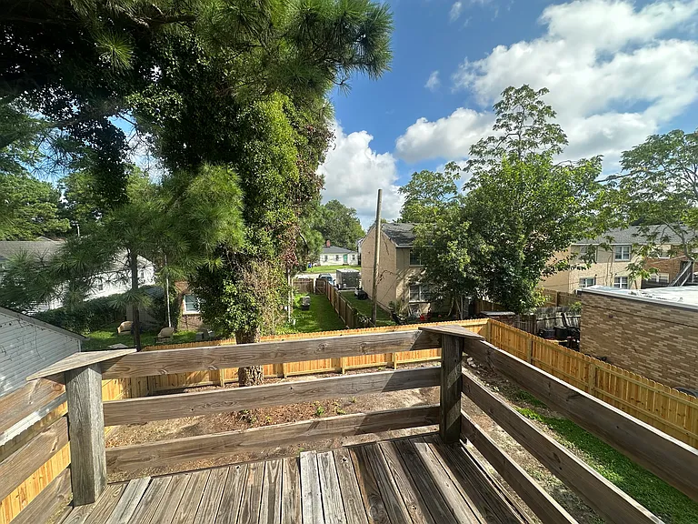 814 47th St #B — Photo 21