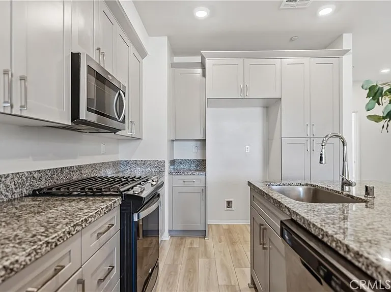 205 N Vincent Ave #117 — Photo 8