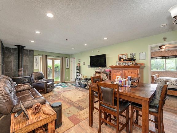 3rd image of 874 Feather Dr