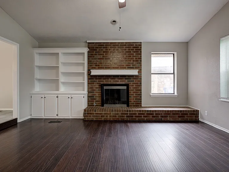 605 Springwood St — Photo 4