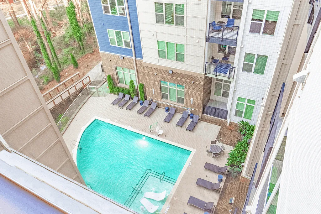 The Flats Exchange on Erwin Apartments — Photo 2