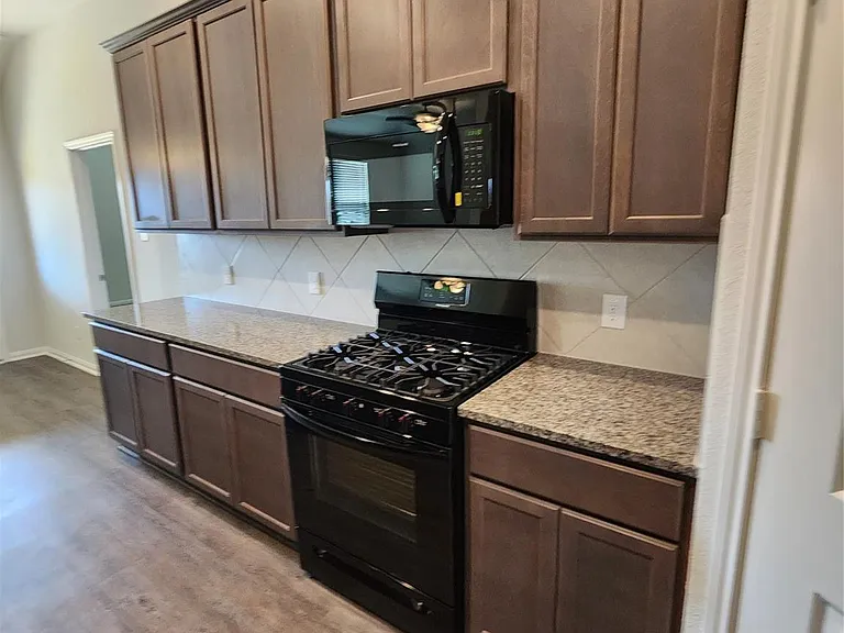 11318 Cora Ln — Photo 7