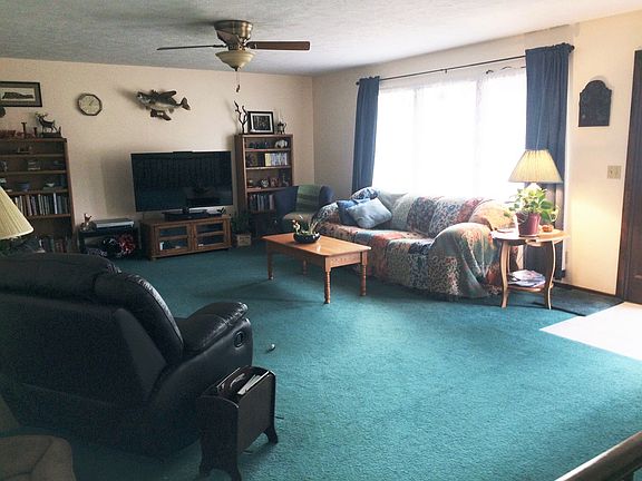 3rd image of 1710 N Iowa Ave