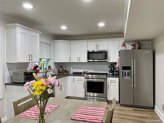 5th image of 29 Carpenter Ave #B6