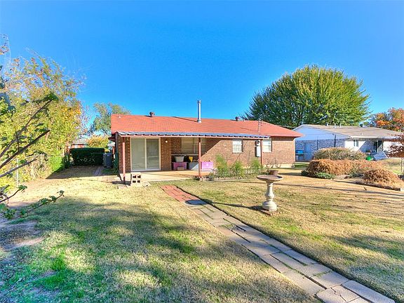 2nd image of 805 Plaza Dr