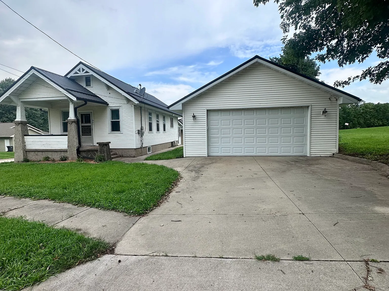 2 bed, 820 sqft, $1,595 — Photo 2