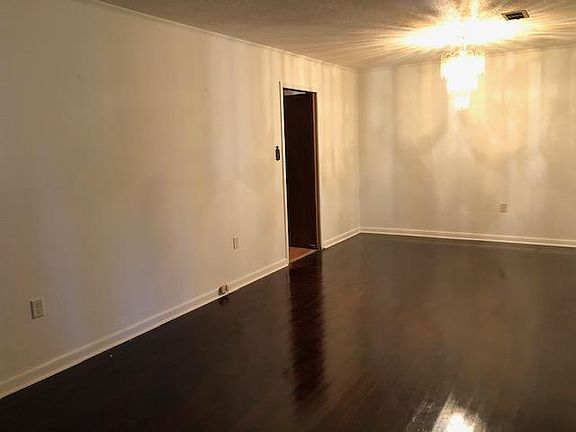2nd image of 804 Quinn St