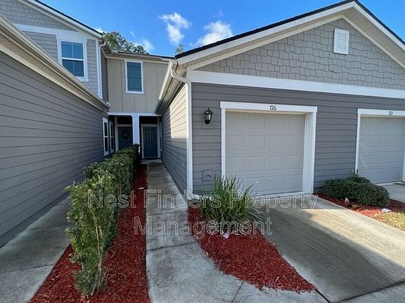 3rd image of 726 Servia Dr