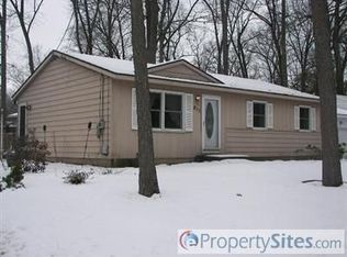 812 Lakeview Dr, Portage, MI 49002