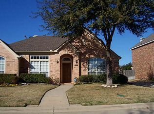 6916 Spring Valley Way, Fort Worth, TX 76132
