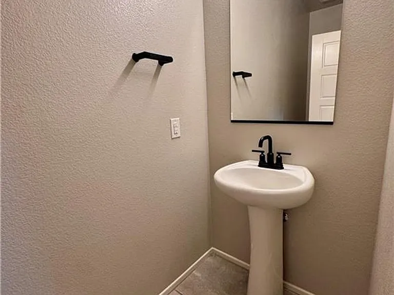 7461 Opal Star St — Photo 32