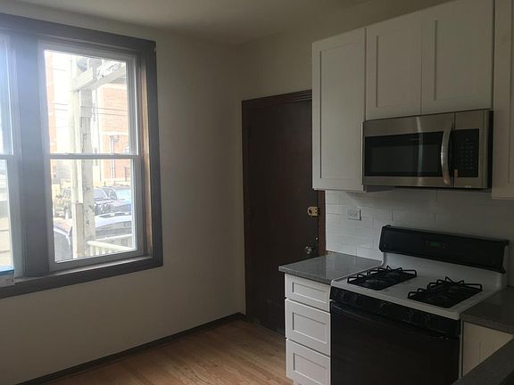 4th image of 1242 W Winnemac Ave APT 1