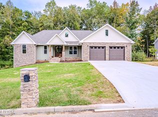 335 Shadows Lawn Dr, Athens, TN 37303