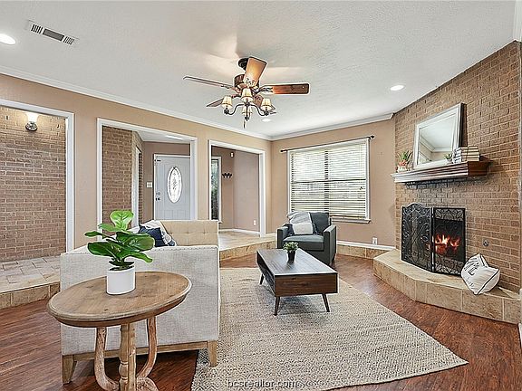 4th image of 2502 Briarwood Cir