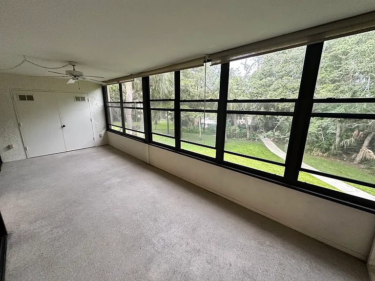 283 Sherwood Dr — Photo 6