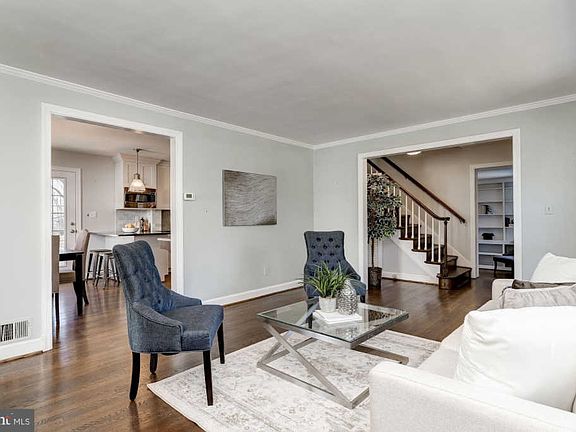 4th image of 8511 Lynwood Pl