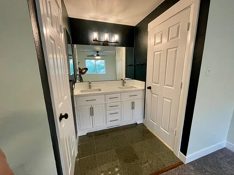 Primary suite