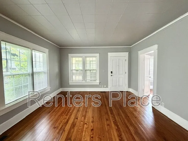 204 S Birch St — Photo 3