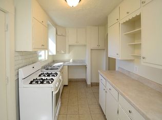 2007 Pinkney St, Omaha, NE 68110