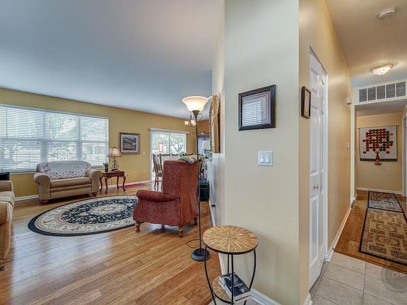 3rd image of 16458 Crescent Lake Dr