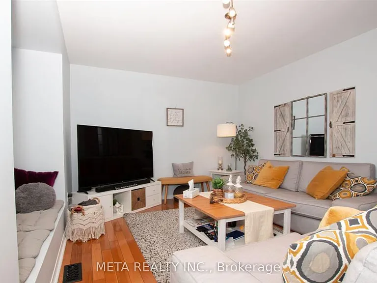 2109 Dunmore Ave — Photo 10
