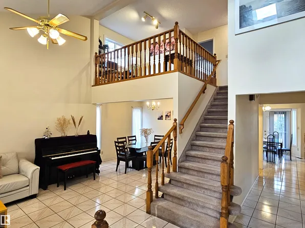 2433 89th St NW, Edmonton, AB T6K 2Y8