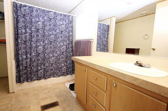 4th image of 374A Boundary St