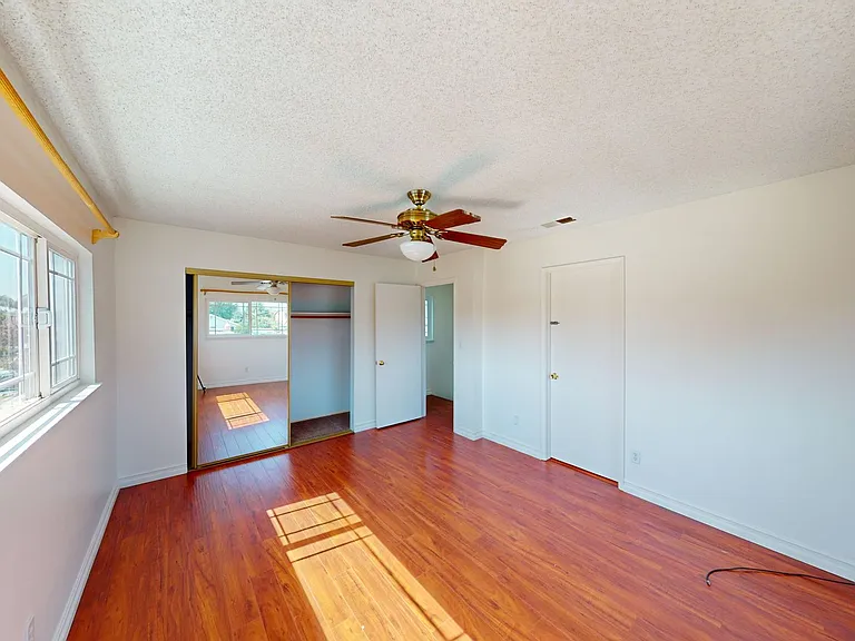 15569 Esther St — Photo 10