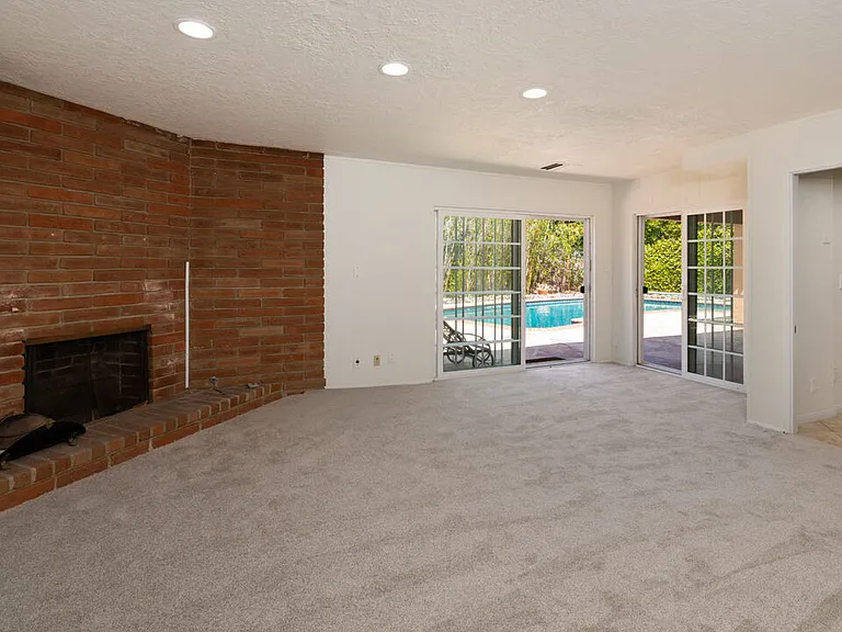3102 Granville Ave — Photo 2