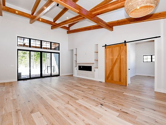 2nd image of 2 Edwards Bridge Rd